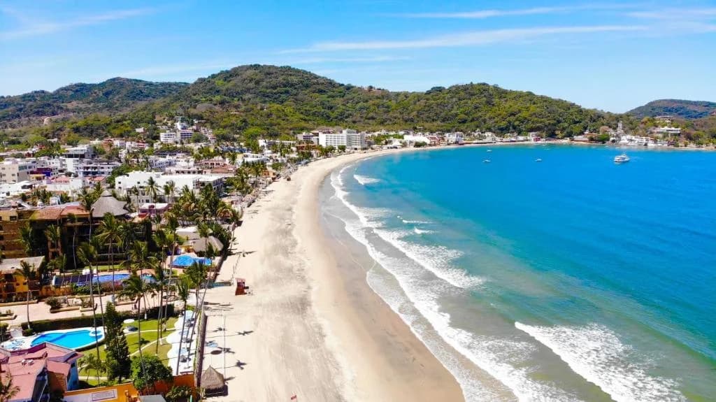 Guayabitos beach scene